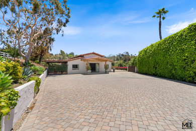 Example of an exterior home design in San Diego