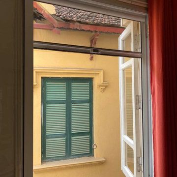 Bậc cha mẹ cần làm gì khi kiến ba khoang tấn công bé yêu