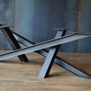 Pied de table industriel MIKADO : design sculptural en acier IPN