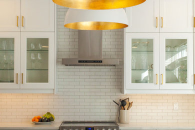 Trendy kitchen photo in Ottawa