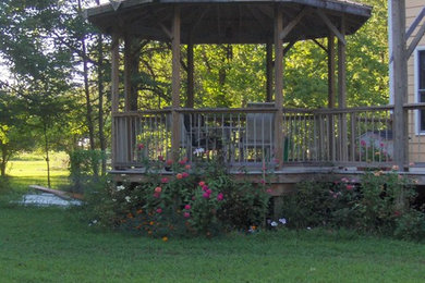 Example of an ornate deck design in Seattle