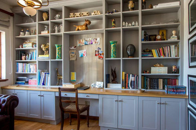 Elegant home design photo in Other