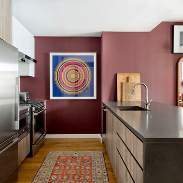 My Houzz: Vanessa BrennanaMy Houzz: Rugs Define Living Spaces in a 750-Square-Fo