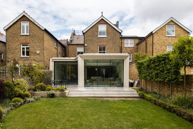 Photo of a contemporary house exterior in London.