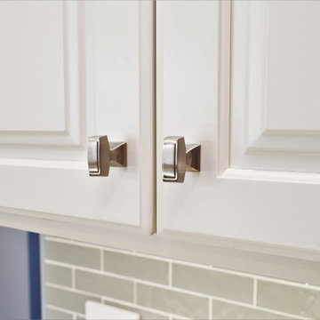 North Judson, IN. Haas Signature Collection. Maple Two Tone Kitchen