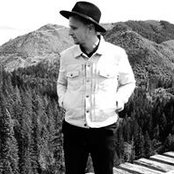 Joshua Noom's photo