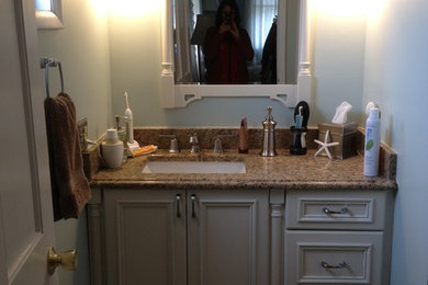 Bathroom - traditional bathroom idea in New York