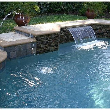 139 - Quaint Backyard Pool