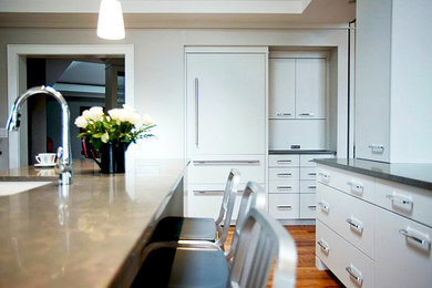 Sleek Comfortable Modern Kitchen