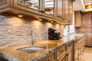Kitchen - kitchen idea in Chicago