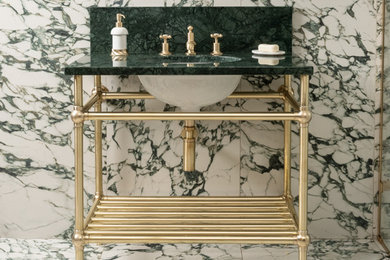 This is an example of a classic bathroom in London.