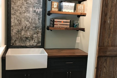 Example of a laundry room design in Atlanta