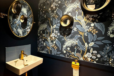 Photo of a powder room in Dijon.