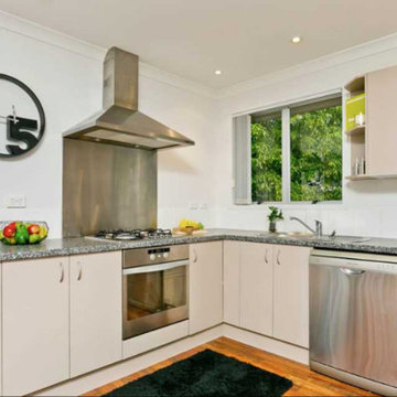 S O L D 136 Waimumu Road
