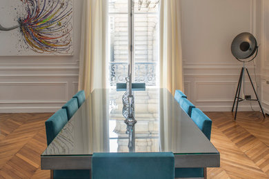 Réalisation d'une salle à manger design.