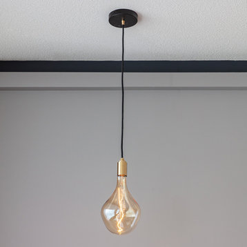 Voronoi II Bulb With Brass Pendant