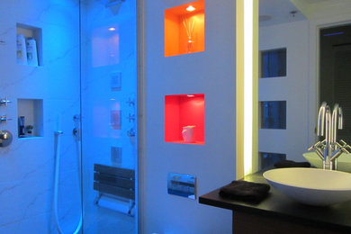 Minimalist bathroom photo in Vancouver