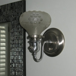 1930's Colonial, New England - Lighting