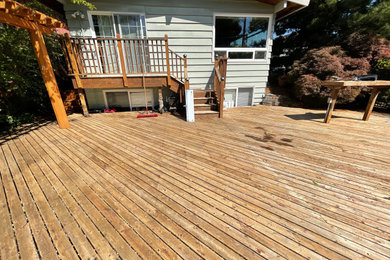Pressure wash of the deck in seattle