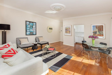Transitional living room in Sydney.