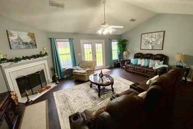 Cottage home design photo in Atlanta