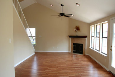 Inspiration for a southwestern home design remodel in Austin