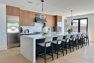 Example of a transitional kitchen design in Orange County