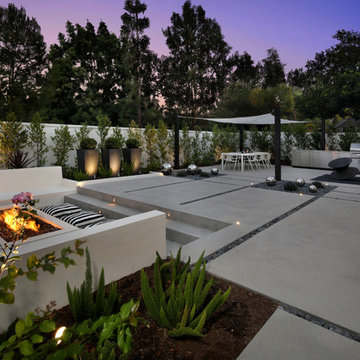 Irvine - Modern Concrete Bench with Fireplace