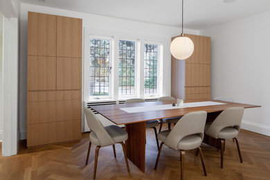 Inspiration for a modern dining room remodel in Toronto