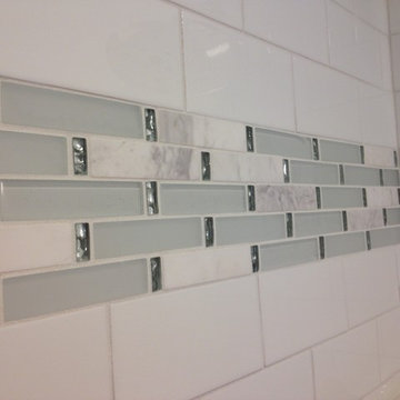 Powell Avenue Main Bath
