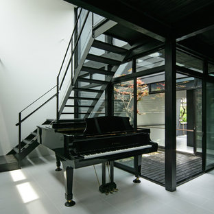 京都のインダストリアルスタイルのおしゃれな階段の写真