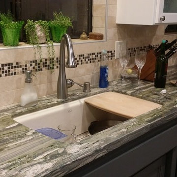Lynn Miller Cabinet Painting and Custom Cabinet Instalaltion
