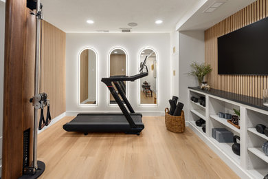 Example of a trendy home gym design in Kansas City