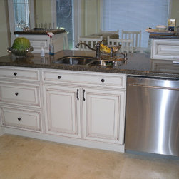 Exquisite Kitchens & Vanities Inc. - Exqzet - Kitchen Cabinetry