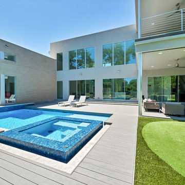 Club Oaks House