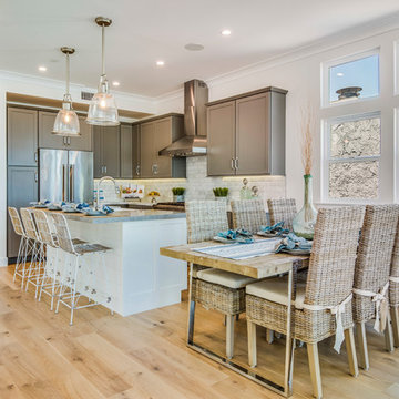 Kitchen & Dining