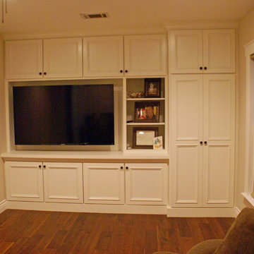 Entertainment Center - Vista Bonita