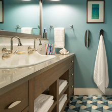 2nd  floor bathroom