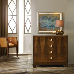 MH - Avignon Bachelor Chest - Products