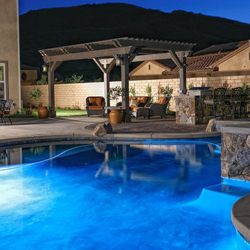 Custom Pools and Spas