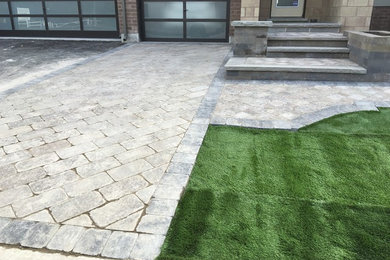 Example of a trendy patio design in Toronto