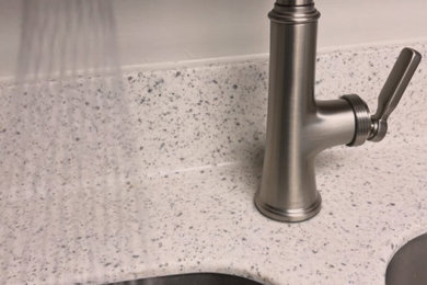 Kitchen - kitchen idea in Miami