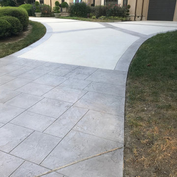 Driveway with Knock Down finish and Slate Trowel Down accents