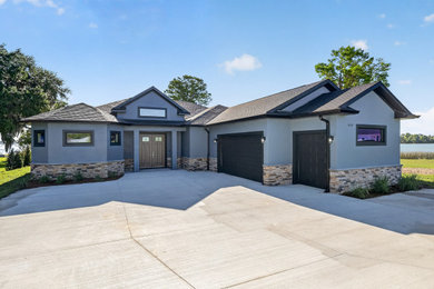 Inspiration for a timeless exterior home remodel in Orlando