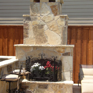 OUTDOOR LIVING