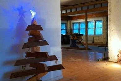 Mid-century modern staircase photo in Dallas