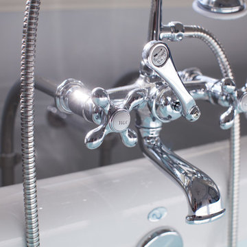 Claw-foot Bath Tub Chrome Faucet Fixture