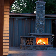 Outdoor fireplace