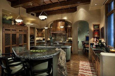 Inspiration for a southwestern home design remodel in Phoenix