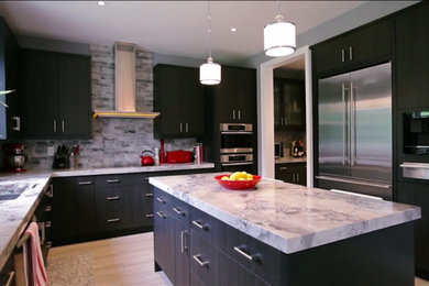 Kitchen - kitchen idea in Toronto